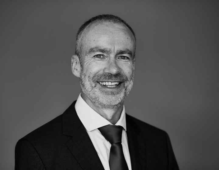 Dr Michael Buschle